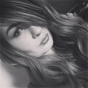 Meet your Posher, Kaylie